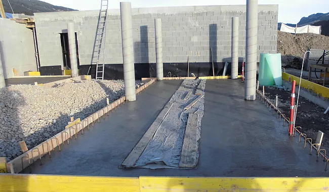 betonierenderpflasterimstallbereichnagele.jpg