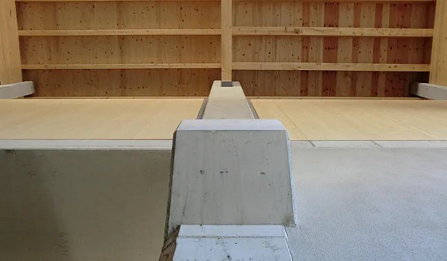 betonsaeulelagerhaus.jpg