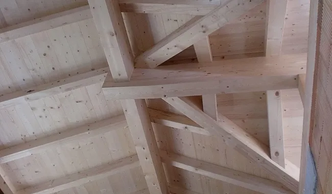 dersichtdachstuhlvoninnenbrimmo.jpg