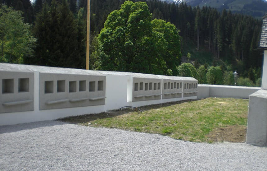 Friedhofsmauer-Aurach